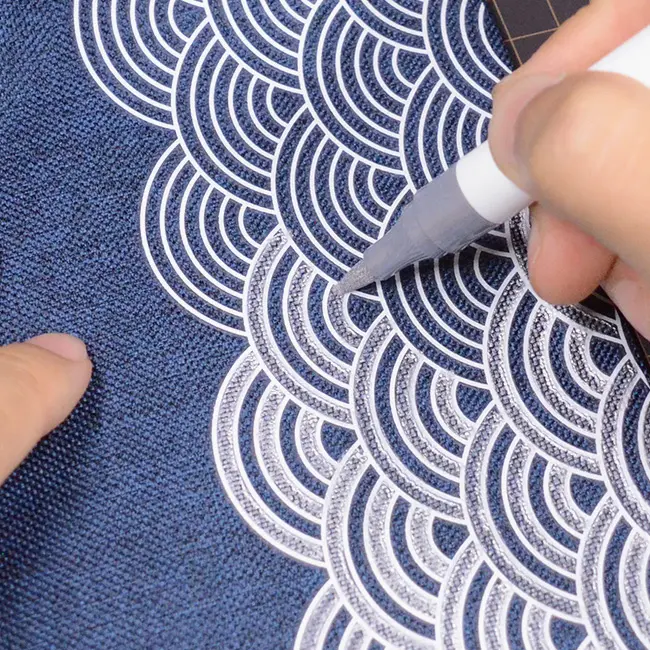 ファブリックペイント「和柄巾着」介護レクリエーション作成風景2
