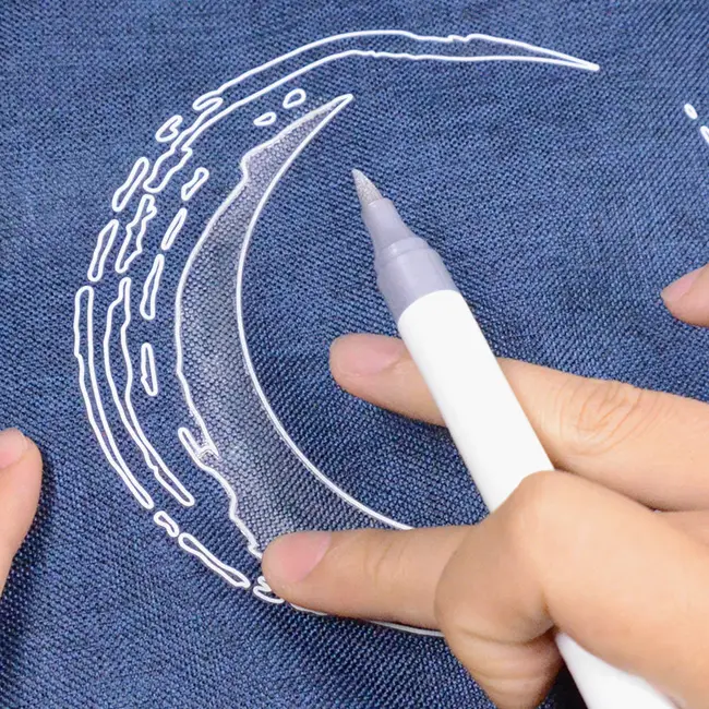 ファブリックペイント「和柄巾着」介護レクリエーション作成風景3