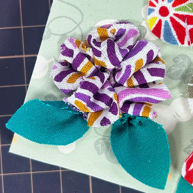 ファブリックアレンジメント「タペストリー」介護レクリエーション作成風景3