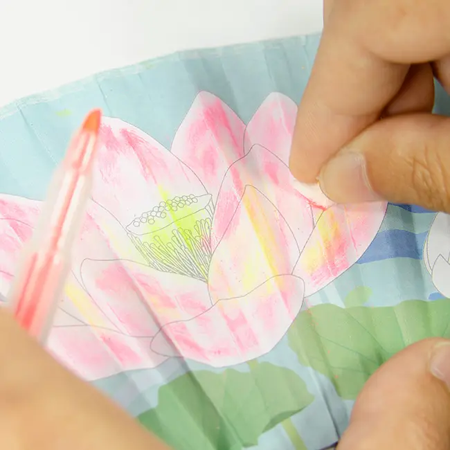 デコレーションペイント「睡蓮」介護レクリエーション作成風景3