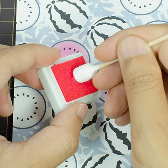 タッピングアート「西瓜」介護レクリエーション作成風景1