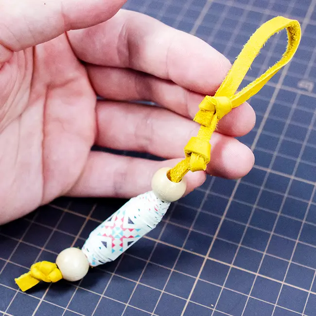 アクセサリー「革ストラップ」 制作2